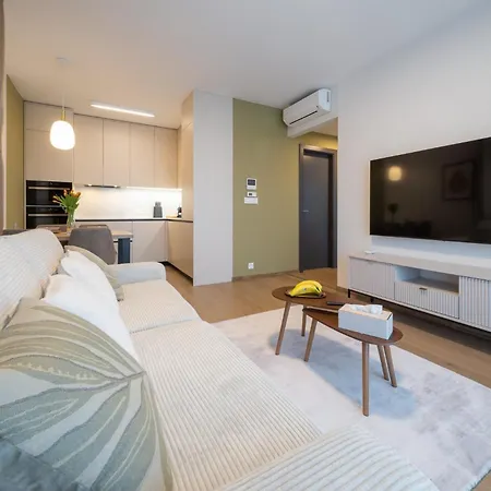 Eurovea Tower Free Parking ברטיסלאבה